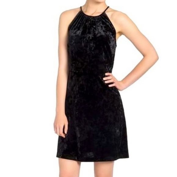 Lysse Dresses & Skirts - LYSSE Willa Black Crushed Velvet Halter Dress - L
